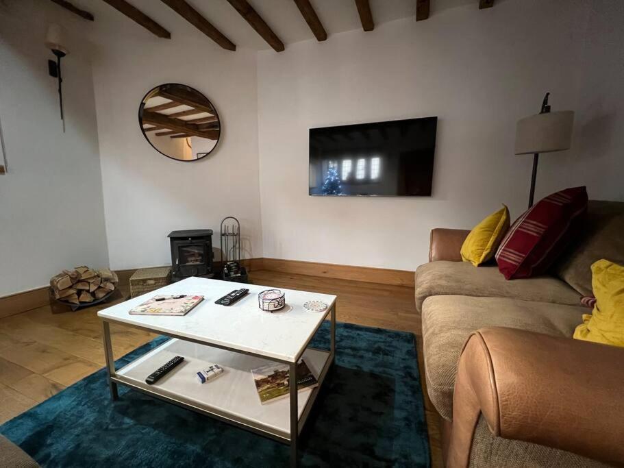 The Horners - Log Burner, Cheshire Village, Parking, Walks, Aga, Dogs Prestbury  Exterior photo